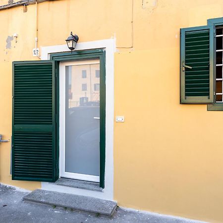 Livorno Yellow Apartament Near The Sea Екстериор снимка
