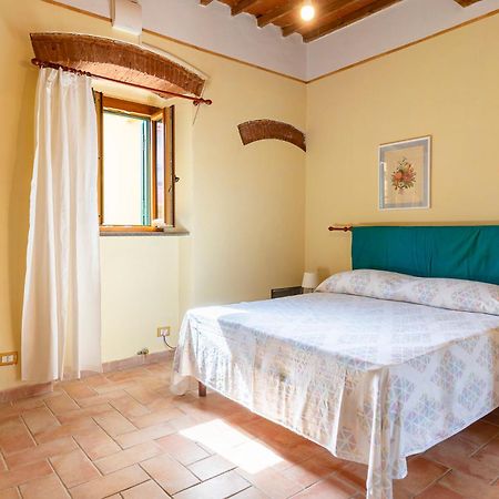 Livorno Yellow Apartament Near The Sea Екстериор снимка