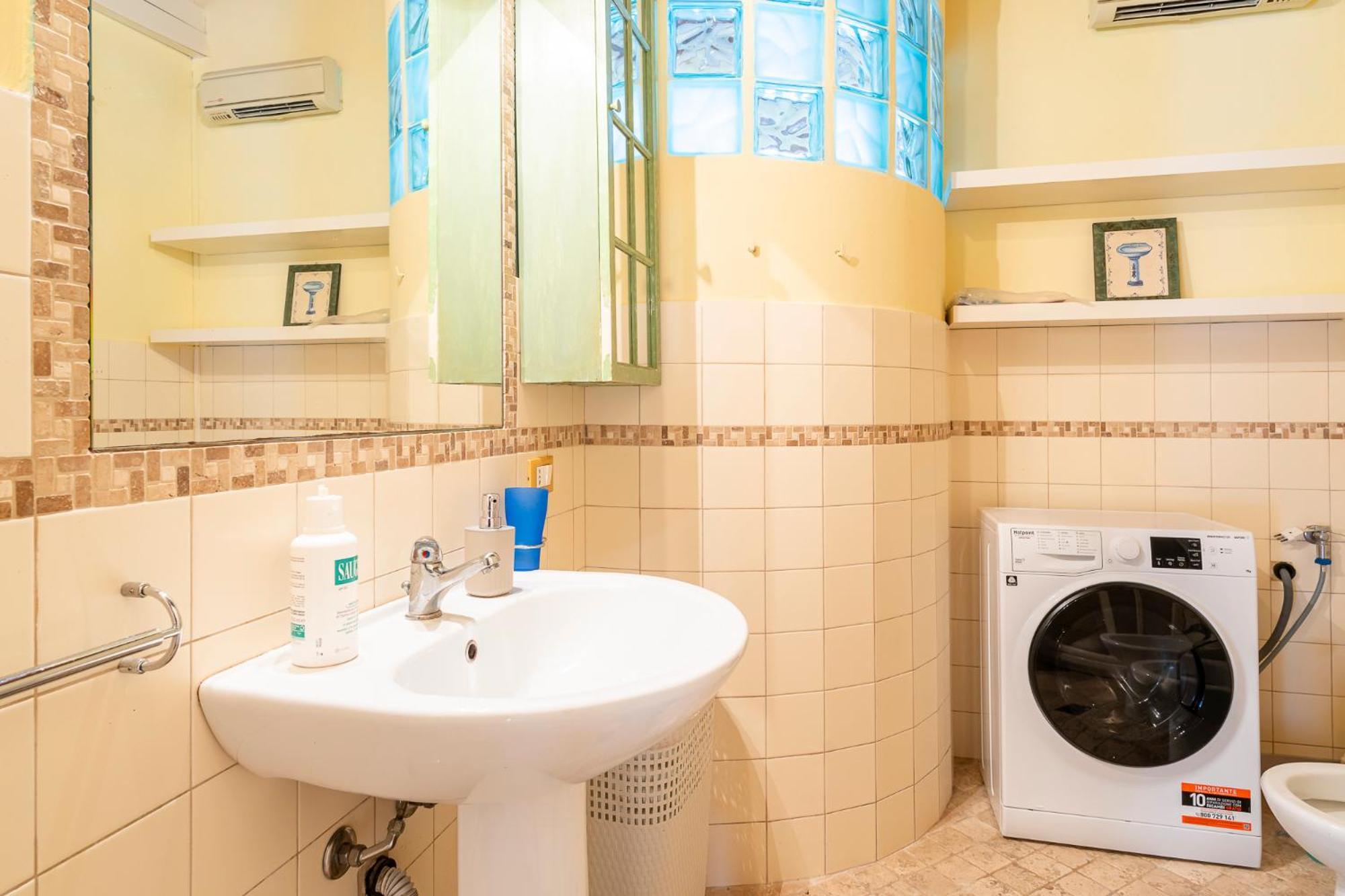 Livorno Yellow Apartament Near The Sea Екстериор снимка